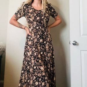 LAST PRICE DROP Beautiful vintage floral dress